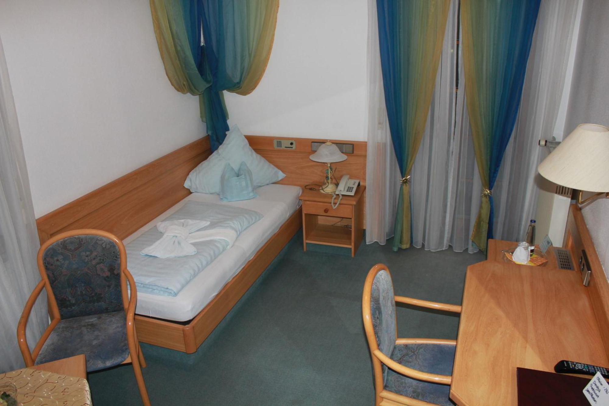 Landgasthaus & Hotel Kurfer Hof Bad Endorf Oda fotoğraf