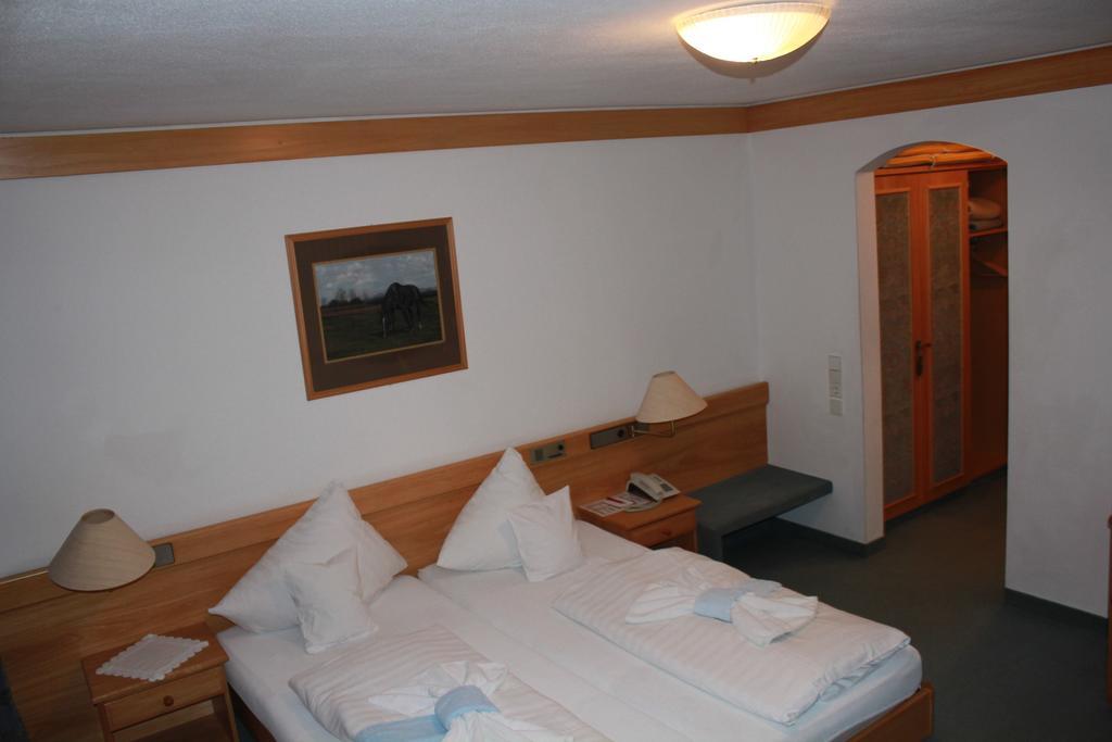 Landgasthaus & Hotel Kurfer Hof Bad Endorf Oda fotoğraf