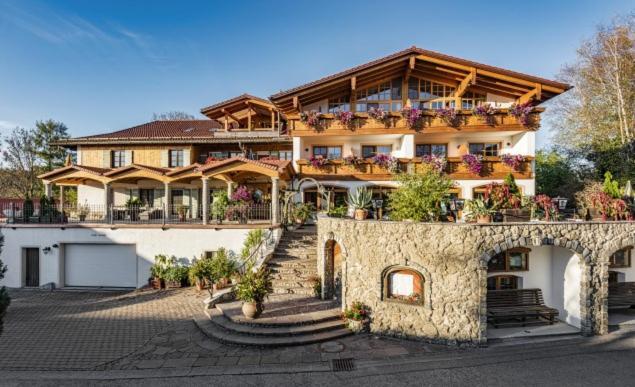 Landgasthaus & Hotel Kurfer Hof Bad Endorf Dış mekan fotoğraf